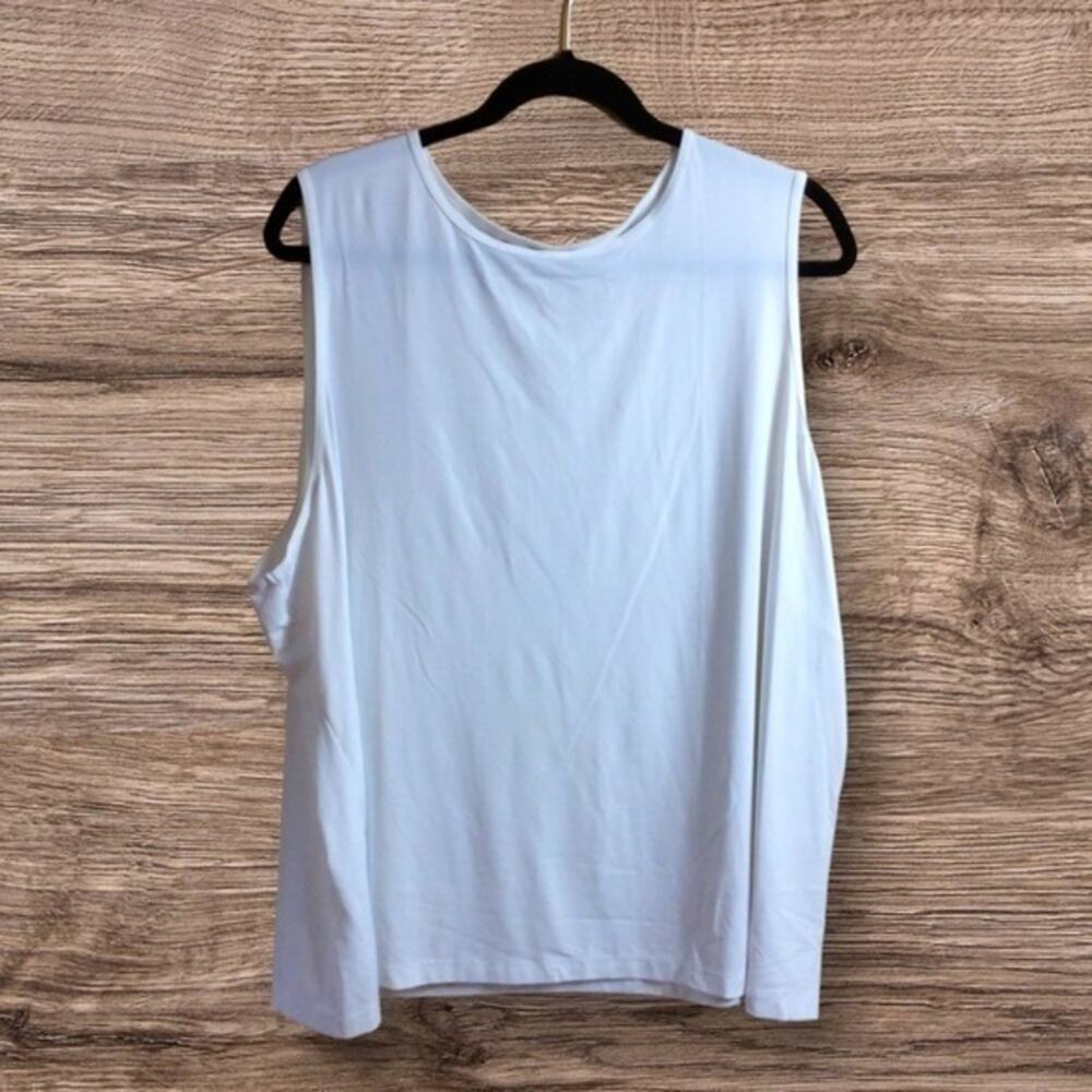 Lands End white nylon quick dry tank top. 3X. 24W – 26W.